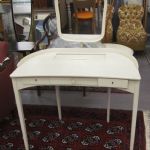 660 5835 DRESSING TABLE